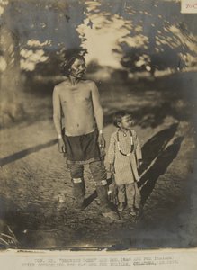 Honorable Sr. Growing Horn e hijo (indios Sac y Fox) Consejero jefe de los indios Sac y Fox, Oklahoma, en 1873 (foto)