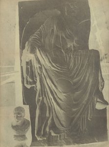 Bajo relieve de la Victoria sin alas, encontrado en 1848 de George Wilson Bridges