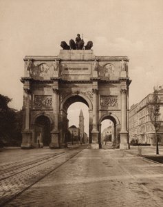 Munchen / Múnich: Siegestor (foto b/n) de German Photographer