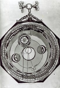 Un Volvelle, posiblemente mostrando los ciclos de la Luna, después de una ilustración de Astronomicon Caesareum por Petrus Apianus, 1540