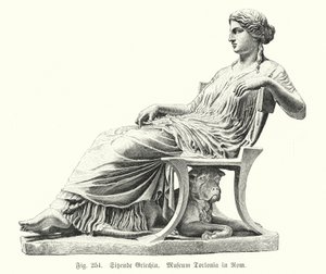 Estatua griega antigua de una mujer sentada de German School