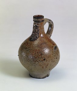 Botella de vino Bartmannkrug o Bellarmine decorada con una máscara de cara con barba aplicada, Alemania, c.1630-40