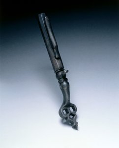 Llave de rueda combinada y medida de pólvora, c.1625-50 de German School