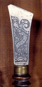 Arte alemán: cuchillo de oro en acero y madera de German School
