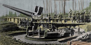 A menudo confundido con el cañón Big Bertha, el cañón de París (Wilhelmgescutae) es el más misterioso de los cañones alemanes de la Primera Guerra Mundial. Calibre 210 mm; longitud de vuelo 36 m; alcance 126 km; peso total 750 T; peso del proyectil 105 Kg  de German School