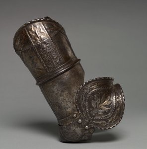 Elementos del brazo derecho de una armadura de niño de German School