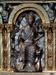 Sarcófago de Carlomagno (742-814). Representación del Emperador Otón IV de Brunswick (v. 1175-1218). 1165-1215. Alemania. Capilla Palatina de la catedral de Aquisgrán. de German School