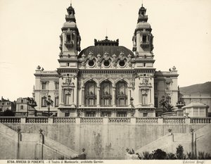 Vista de la fachada del Teatro de Montecarlo, diseñado por Charles Garnier. Mónaco
