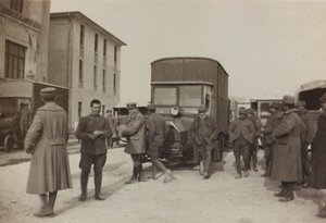 Álbum "Imágenes de la Guerra II": Soldados italianos en Gradisca Sagrado, Gorizia, Italia