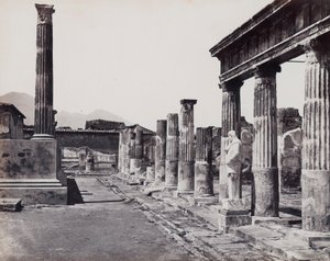 Columnata oriental del Templo de Venus Pompeyana en Pompeya de Giorgio Sommer