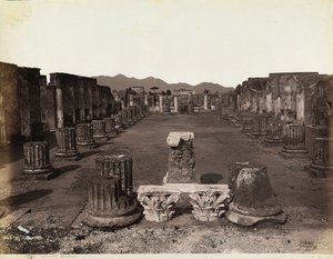 Vista general de la Basílica, lado este, Pompeya de Giorgio Sommer