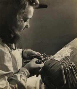 Trabajo juvenil en la G.I.L de Rávena: Taller de bordado de Phillipe de Marlier