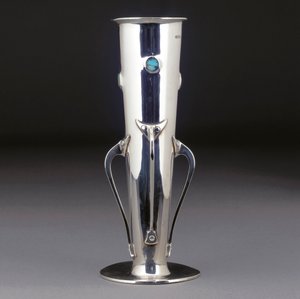 Jarrón Cymric de plata y turquesa, 1901 de Giovanni Bigatti