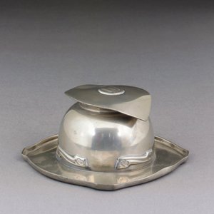 Un Tintero de Peltre Inglés de Giovanni Bigatti