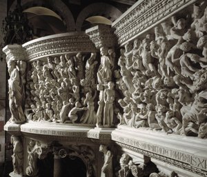 Detalle de la silla realizada por Giovanni Pisano: el Cristo juez entre los elegidos y los condenados (detalle) de Giovanni Pisano