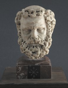 Cabeza de un hombre con barba de Giovanni Pisano