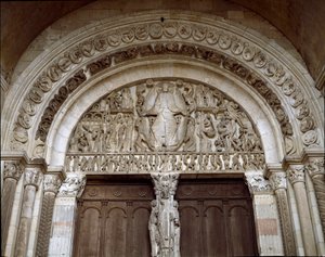 Arte románico: Tímpano esculpido representando el juicio final. Escultura del Maestro Gislebertus (ca. 1130-1140). Catedral de Saint-Lazare