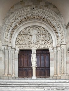 El Juicio Final, portal central de la Catedral de Saint-Lazare de Gislebertus