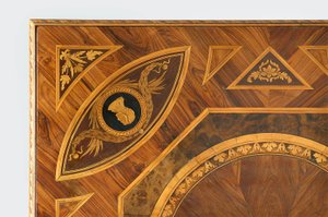 Detalle de la parte superior de una mesa