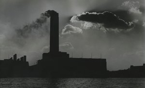 Central eléctrica junto al Támesis, Londres Años 50