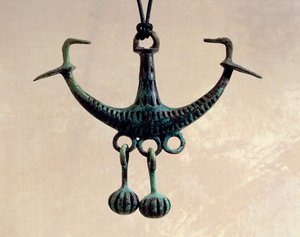 Colgante en forma de ancla, joyería en bronce, de Axioupolis, Grecia, Civilización Griega, siglo VIII-VII a.C. de Greek