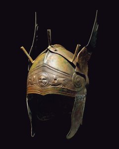 Casco alado tipo calcídico