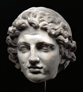 Cabeza colosal de Alejandro Magno (356-323 a.C.)