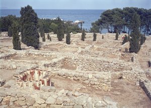 Ruinas griegas del puerto de Emporion de Greek