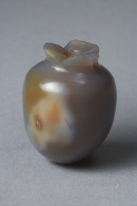 Vasija helenística en forma de fruta (calcedonia) de Greek
