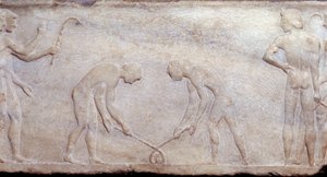 Arte de la Antigua Grecia: Juego de pelota con lacrosse (principio del hockey actual). Bajo relieve. Museo Arqueológico de Atenas