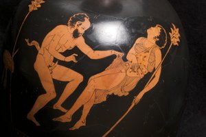 Detalle de una figura roja en cuclillas lekythos (terracota) (véase también 325673) de Greek School