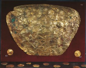 Escudo de oro de la tumba V de Micenas de Greek School