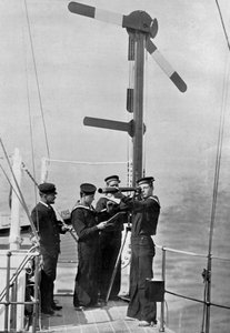 Señalización por semáforo a bordo del HMS Camperdown, 1895