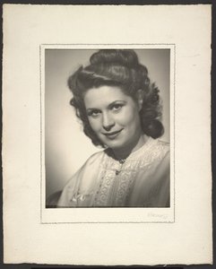 [Retrato de una mujer] de Günther Krampf