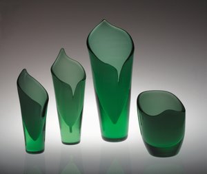Tres Jarrones de Cala y un Cuenco de Gunnel Nyman