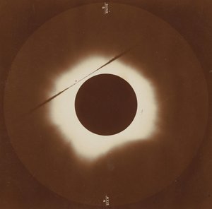 Eclipse solar desde la Isla Caroline, 6 de mayo de 1883 de H. A. Lawrence