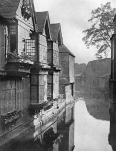 La Casa de los Tejedores junto al Río Stour, Canterbury, Kent, 1924-1926 de H. S. Newcombe
