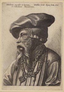 Hombre barbudo con collar de cadena