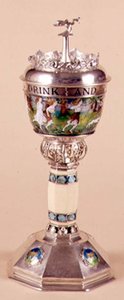 Copa de amor y tapa, ornamento aplicado con tallo de marfil, c.1905-09