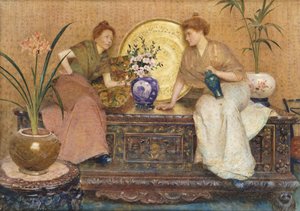 Dos damas sentadas en un cofre junto a una bandeja de Cairo Ware y un jarrón de flores de Hector Caffieri