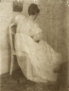 Mary Warner en una silla blanca, c.1910 de Heinrich Kuhn