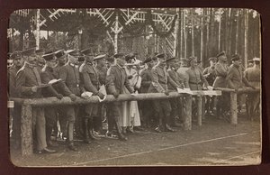 Primera Guerra Mundial: Ucrania en los años 1914-1916 durante la invasión del ejército alemán. Grupo de soldados de Heldenfriedhof Dsessentniki (attr. to)