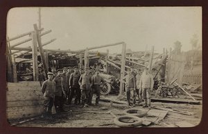 Primera Guerra Mundial: Ucrania en los años 1914-1916 durante la invasión del ejército alemán. Grupo de soldados de Heldenfriedhof Dsessentniki (attr. to)