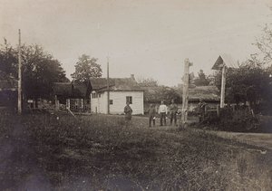 Primera Guerra Mundial: Ucrania en los años 1914-1916 durante la invasión del ejército alemán. Camino rural de Heldenfriedhof Dsessentniki (attr. to)