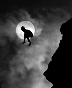 Un niño salta sobre la Luna de Hengki Lee