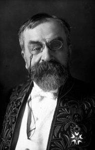 Retrato de Camille Jullian, miembro de la Academia Francesa. de Henri Manuel