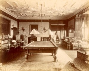 La sala de billar de Ascott House, Buckinghamshire de Henry Bedford Lemere