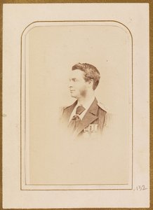 [Retrato de un hombre con uniforme militar] de Henry Maull and Co.