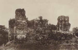 Ciudades en ruinas de Ceilán: Jetawanarama, desde el norte (foto en blanco y negro) de Henry W. Cave