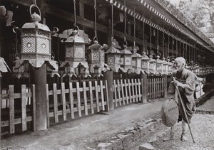 Un peregrino en el Templo Kasuga, Nara de Herbert Ponting